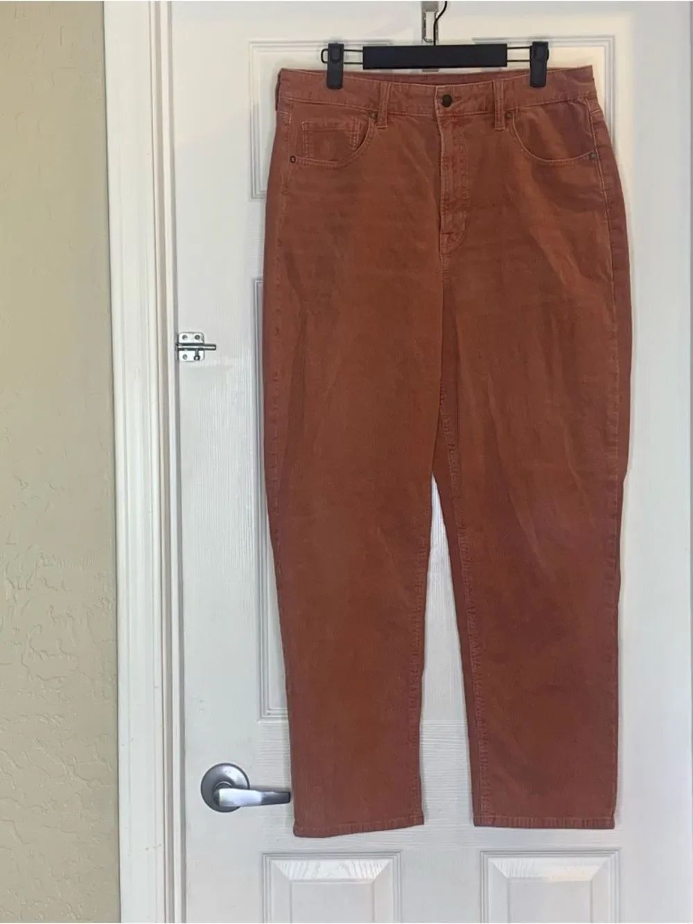 American Eagle Mom Straight Jean Corduroy Mauve Size 12